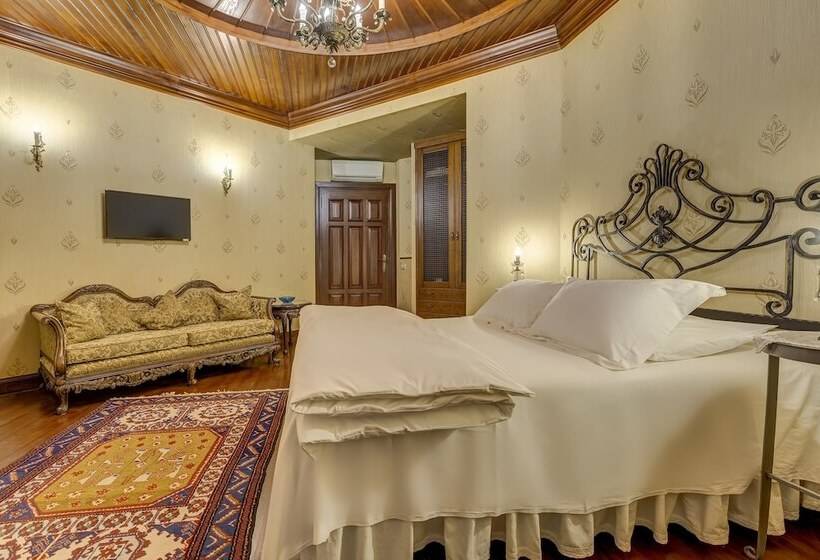 اتاق لوکس, Kaucuk