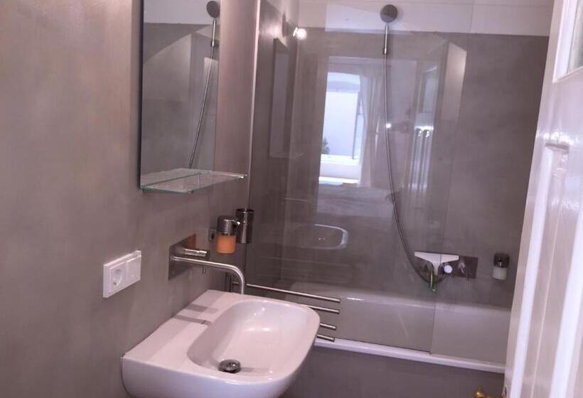 إستوديو قياسى مزودة بتراس, Das Hornsteiner