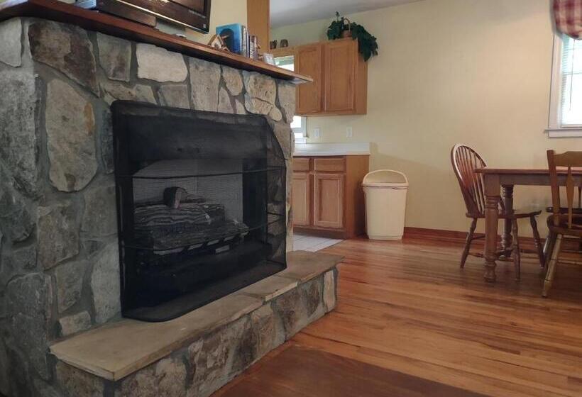 سوئیت 2 خوابه, Cozy Creek Cottages