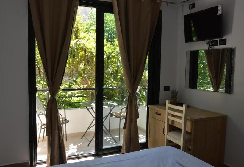 اتاق استاندارد سه تخته با بالکن, Lungomare Private Rooms