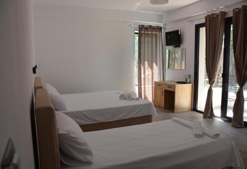 اتاق استاندارد سه تخته با بالکن, Lungomare Private Rooms