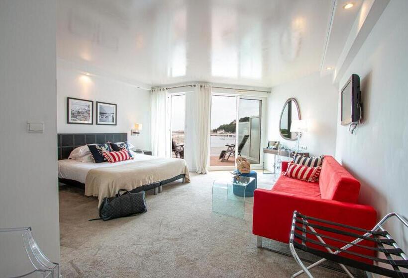 Трехместный Superior Вид на Море, Hôtel La Marine