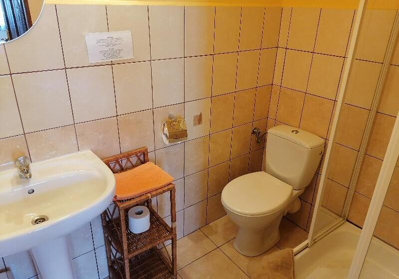 Четырехместный Номер Стандарт, Globtroter Guest House