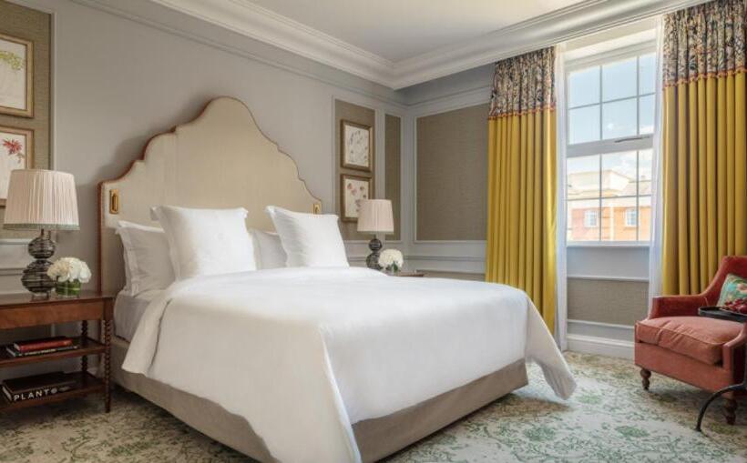 Люкс Адаптированный для Инвалидов, Four Seasons Hotel Hampshire