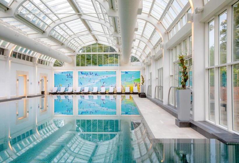 Номер Стандарт Вид на Сад, Four Seasons Hotel Hampshire