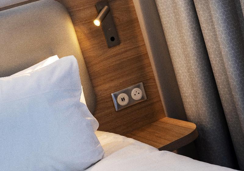 장애인을 위한 스탠다드 룸, Holiday Inn Express   Nice   Grand Arenas, An Ihg