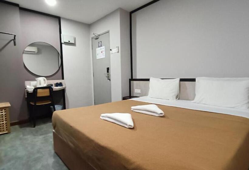 キングサイズベッドのデラックスルーム, Urban Inn, Jitra