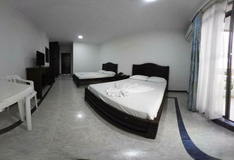 スタンダード４人部屋, Zahira Hotel Melgar