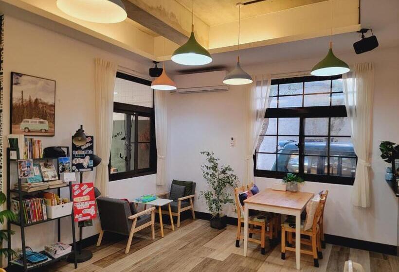 Economy Quadruple Room, Red Rose B&b漫楓宿民宿 桃園市民宿110號