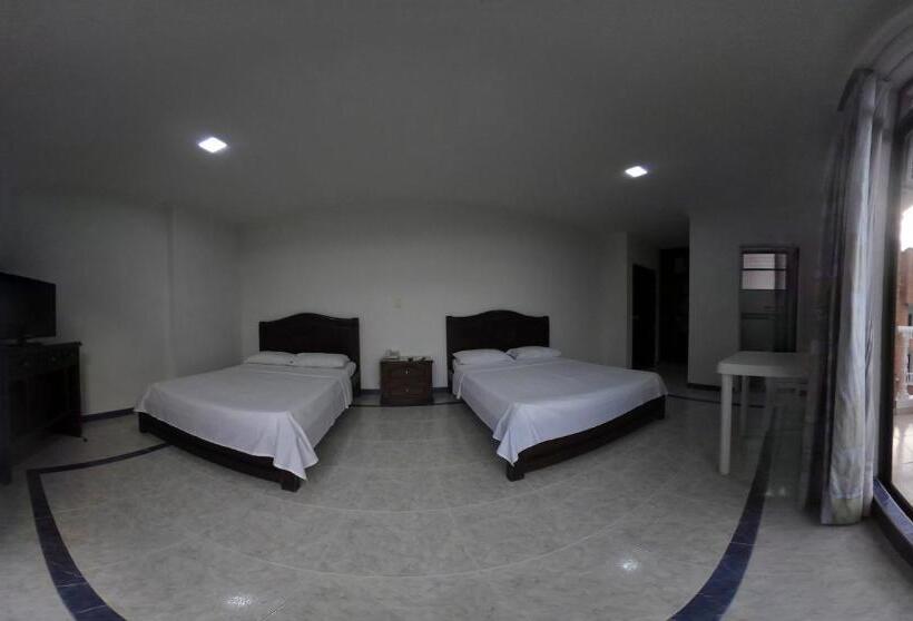 スタンダード４人部屋, Zahira Hotel Melgar