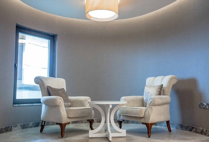 سوئیت پرزیدنت, Charleson Luxury