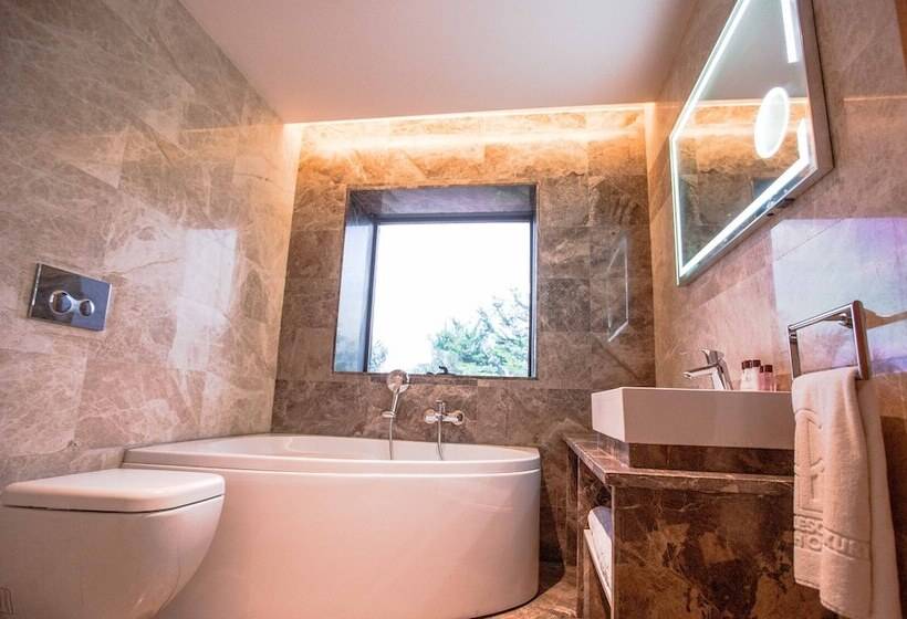 سوئیت پرزیدنت, Charleson Luxury