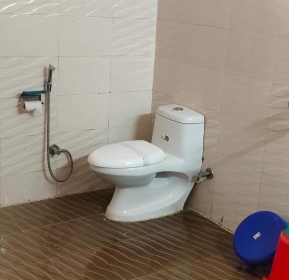 디럭스 스위트 킹 침대, Shresth
