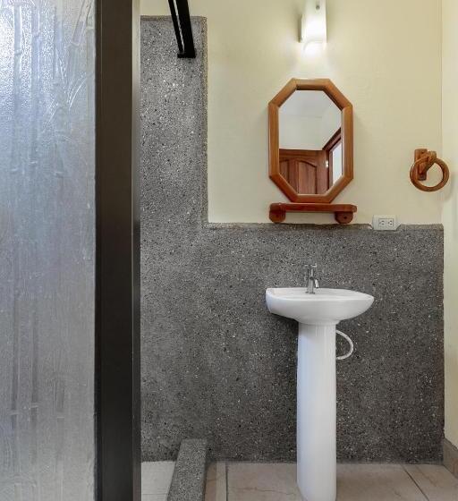 اتاق استاندارد یک نفره, Hostel Tropical And Coworking