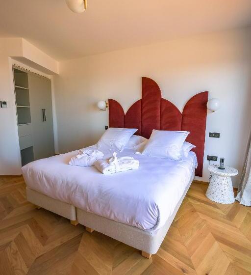 Люкс с гидромассажем, Hôtel & Spa Rocabella