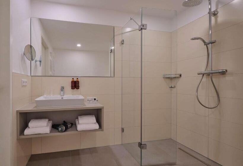 Номер Стандарт Двуспальная Кровать, Dorint Parkhotel Frankfurt / Bad Vilbel