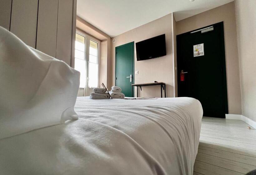 Номер Стандарт, Hôtel Saint James