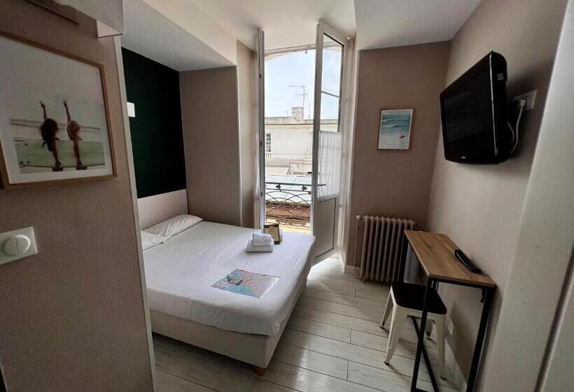 Номер Стандарт, Hôtel Saint James