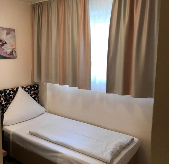 Номер Стандарт Индивидуальный, Pension Alpha   Frankfurt City Central Station
