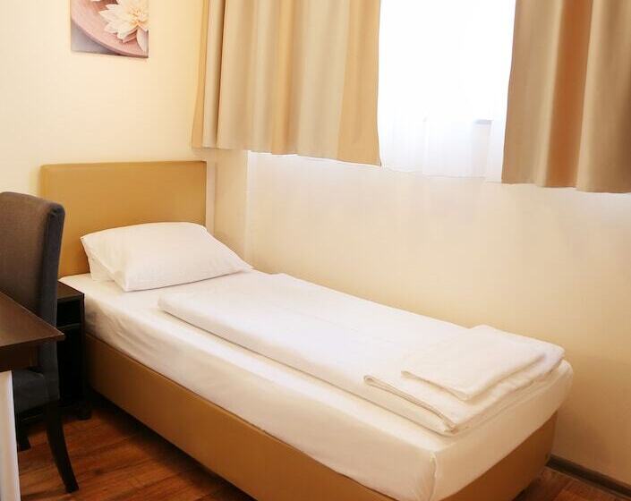 Quarto standart individual, Pension Alpha   Frankfurt City Central Station