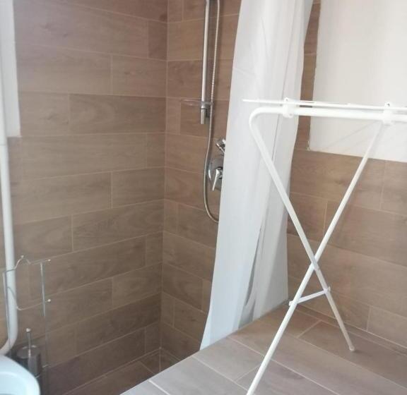 آپارتمان 1 خوابه با بالکن, B&b Andemar Rooms