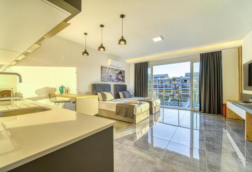 استودیوی استاندارد, Courtyard Long Beach Holiday Resort
