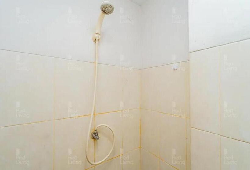Номер Стандарт, Redliving Apartemen Green Lake View Ciputat   Farida Property Tower E