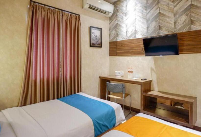 Номер Superior, Sans Hotel Ekkon Yogyakarta By Reddoorz