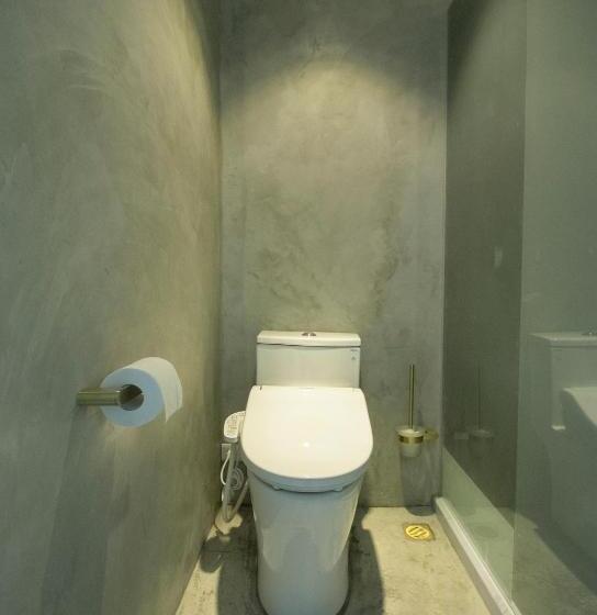 اتاق خانوادگی, 小所在 Urban Abode 所在行旅