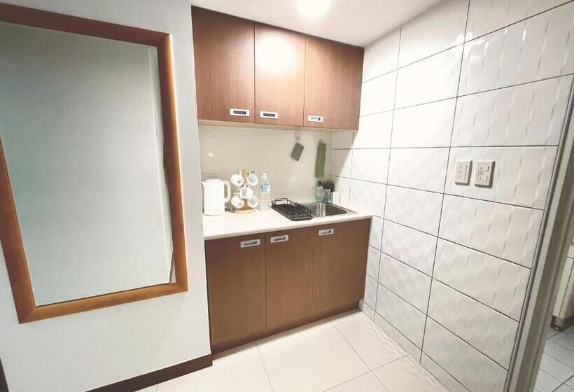اتاق خانوادگی, 小所在 Urban Abode 所在行旅