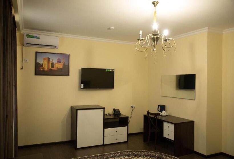 디럭스 룸 킹사이즈 침대, Marhabo Hotel Palace
