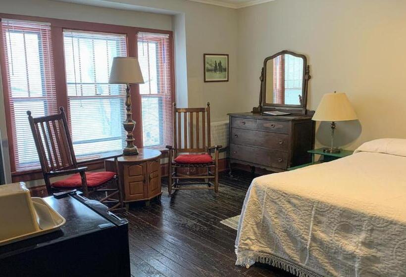 Стандартный Номер Кровать Кинг, Lakeside Inn