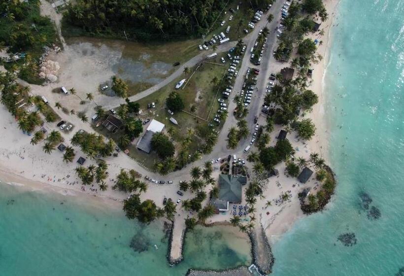 استودیوی استاندارد, Carolina Point Resort