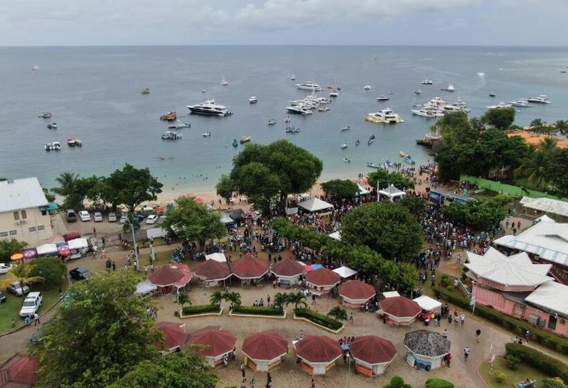 استودیوی استاندارد, Carolina Point Resort