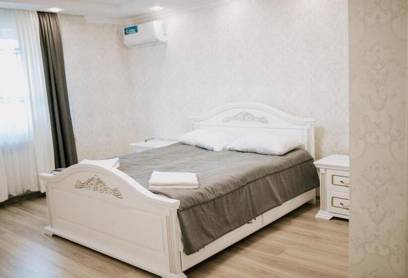 Люкс, готель спа еліт