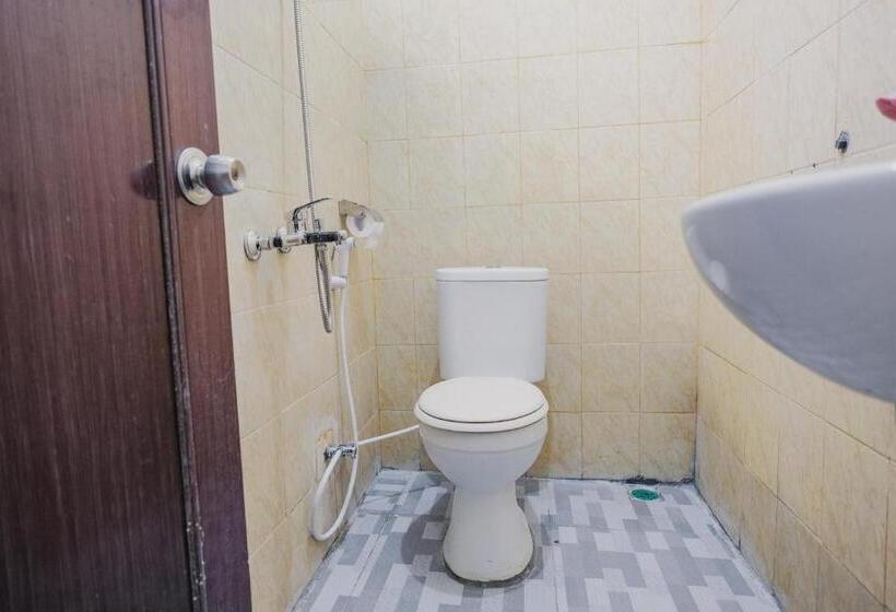 디럭스 룸, Reddoorz Syariah Near Kebun Raya Liwa