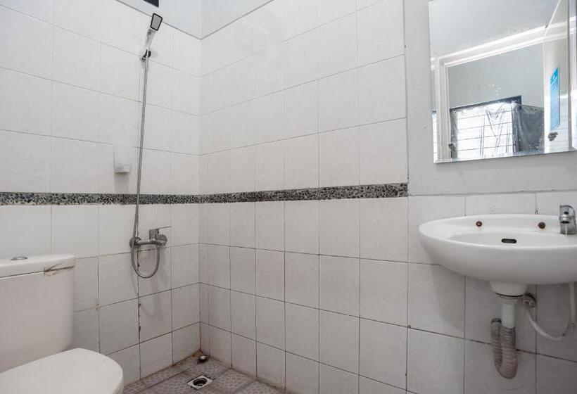 Номер Стандарт, Reddoorz Near Margonda Raya