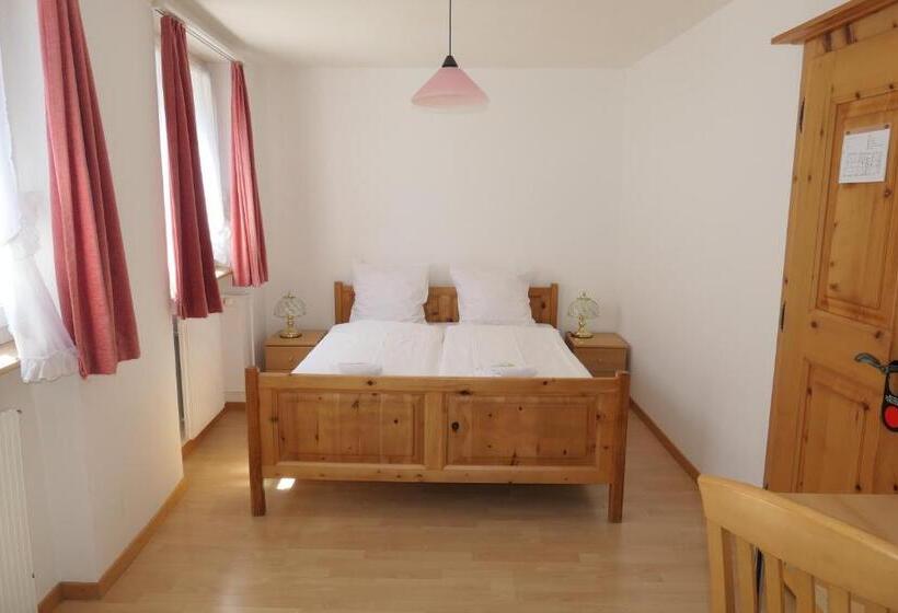 带共用浴室的标准房间, Franziskaner