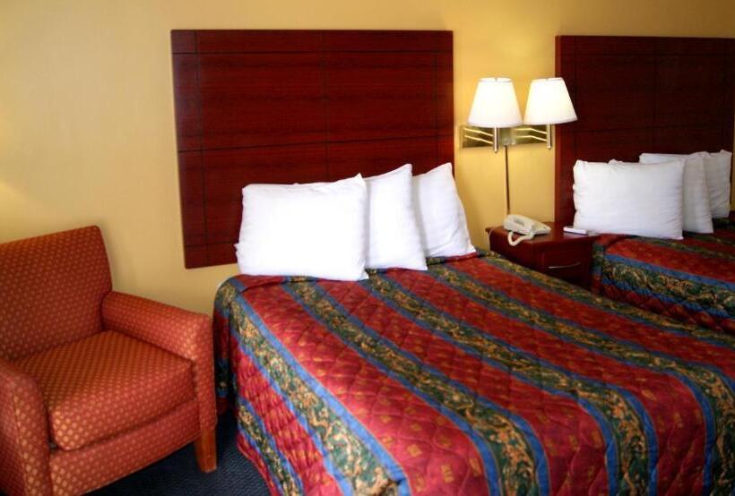 Номер Стандарт 2 Двуспальные Кровати, Red Carpet Inn   Natchez
