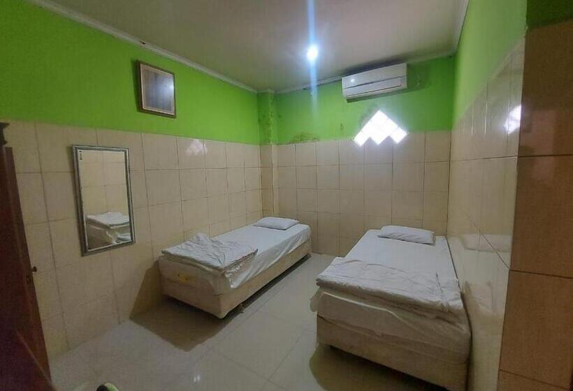 Номер Стандарт, Mulia Kendari Mitra Reddoorz