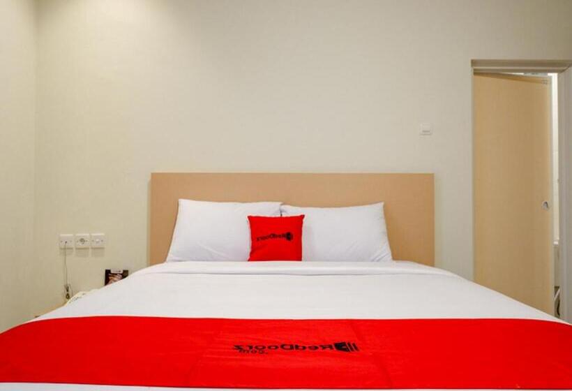 Номер Deluxe, Reddoorz Near Exit Tol Banyumanik 2