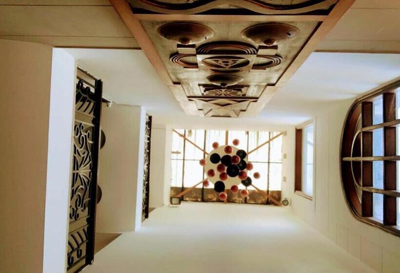 Номер Deluxe, Good Will Residency   Cyber City Gurgaon