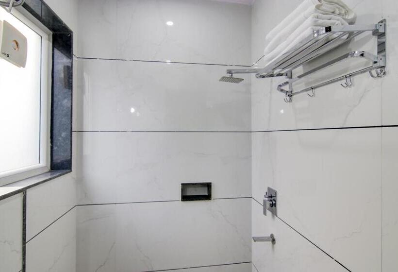 Номер Deluxe Кровать Кинг, Good Will Residency   Cyber City Gurgaon