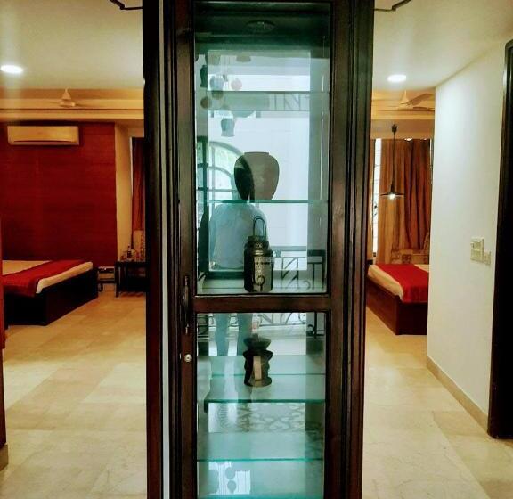 Номер Deluxe Кровать Кинг, Good Will Residency   Cyber City Gurgaon