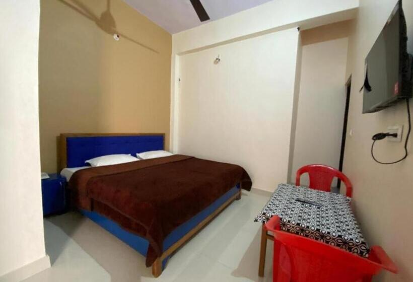 디럭스 룸, Goroomgo Kanara Hotel Bhimtal   Parking Facilities   Excellent Service