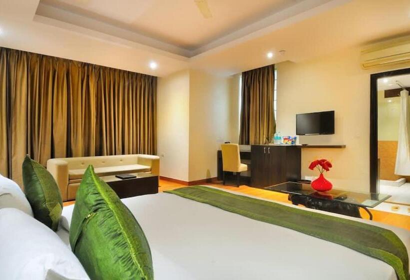 Standard Triple Room, Zenith Hotel   Delhi Airport