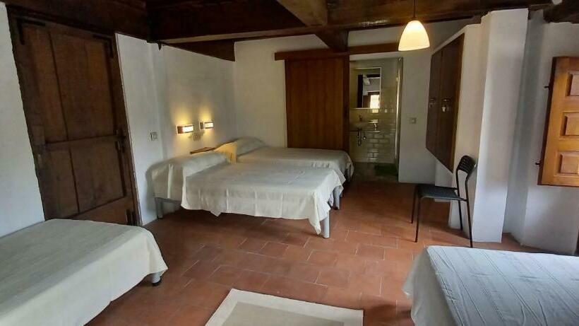 Кровать в Общей Комнате, Albergue Turístico San Blas De Oliva De Plasencia
