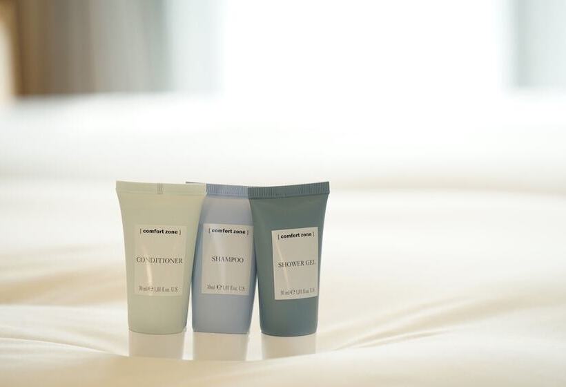 Студия Deluxe, Oakwood Hotel Oike Kyoto
