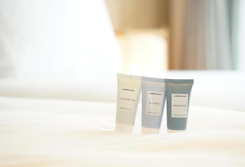 디럭스 룸 도시 전망, Oakwood Hotel Oike Kyoto