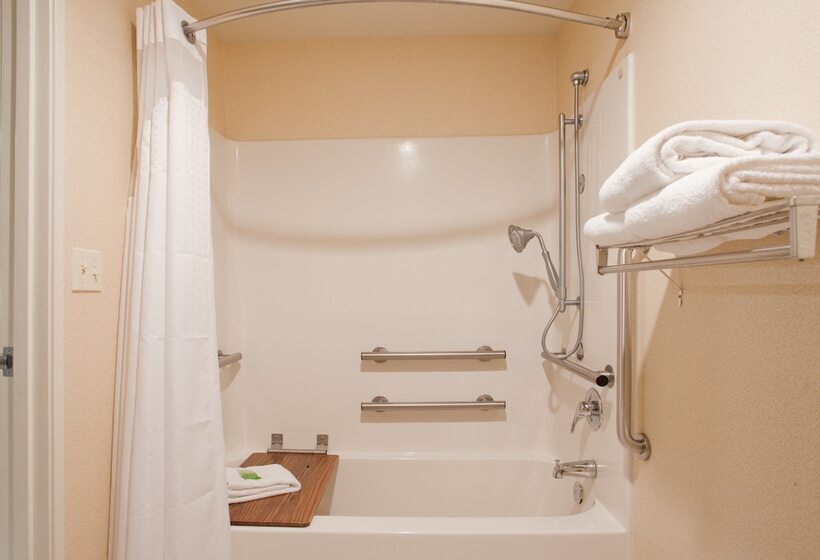 Номер Стандарт, Holiday Inn Express Hotel & Suites Beatrice, An Ihg